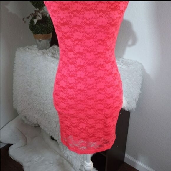 L8TER NEON PINK LACE OVERLAY DRESS SZ.S EUC - Picture 4 of 8